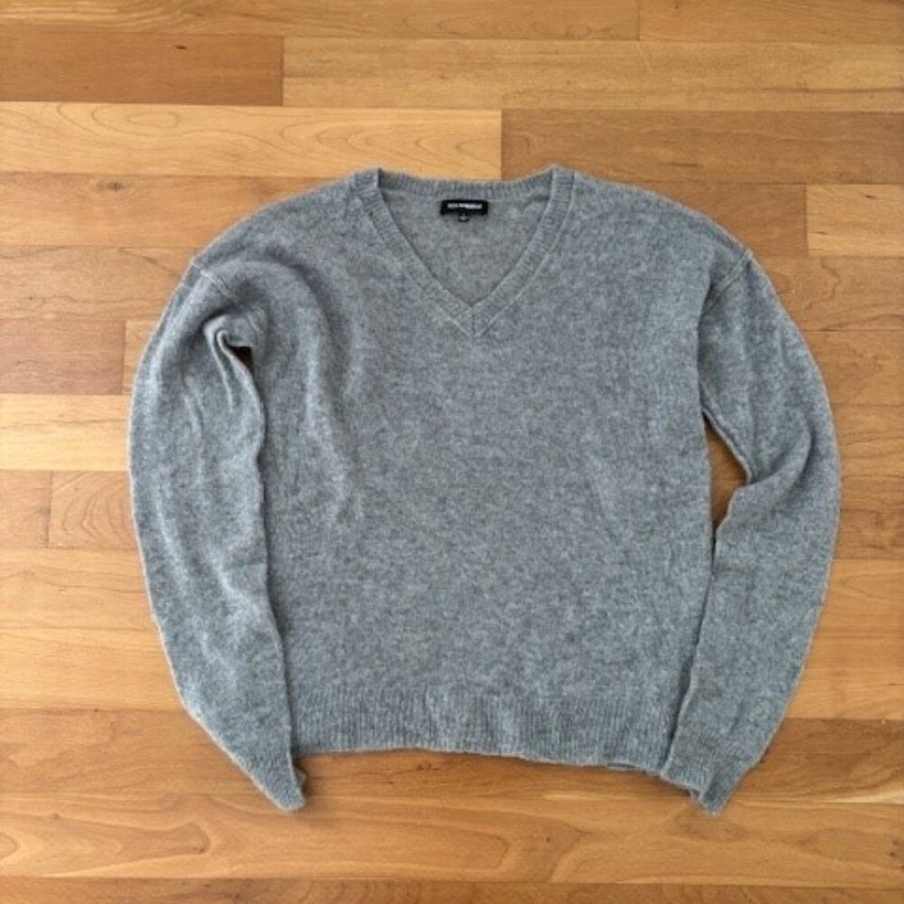 525 America Cashmere V-Neck Sweater